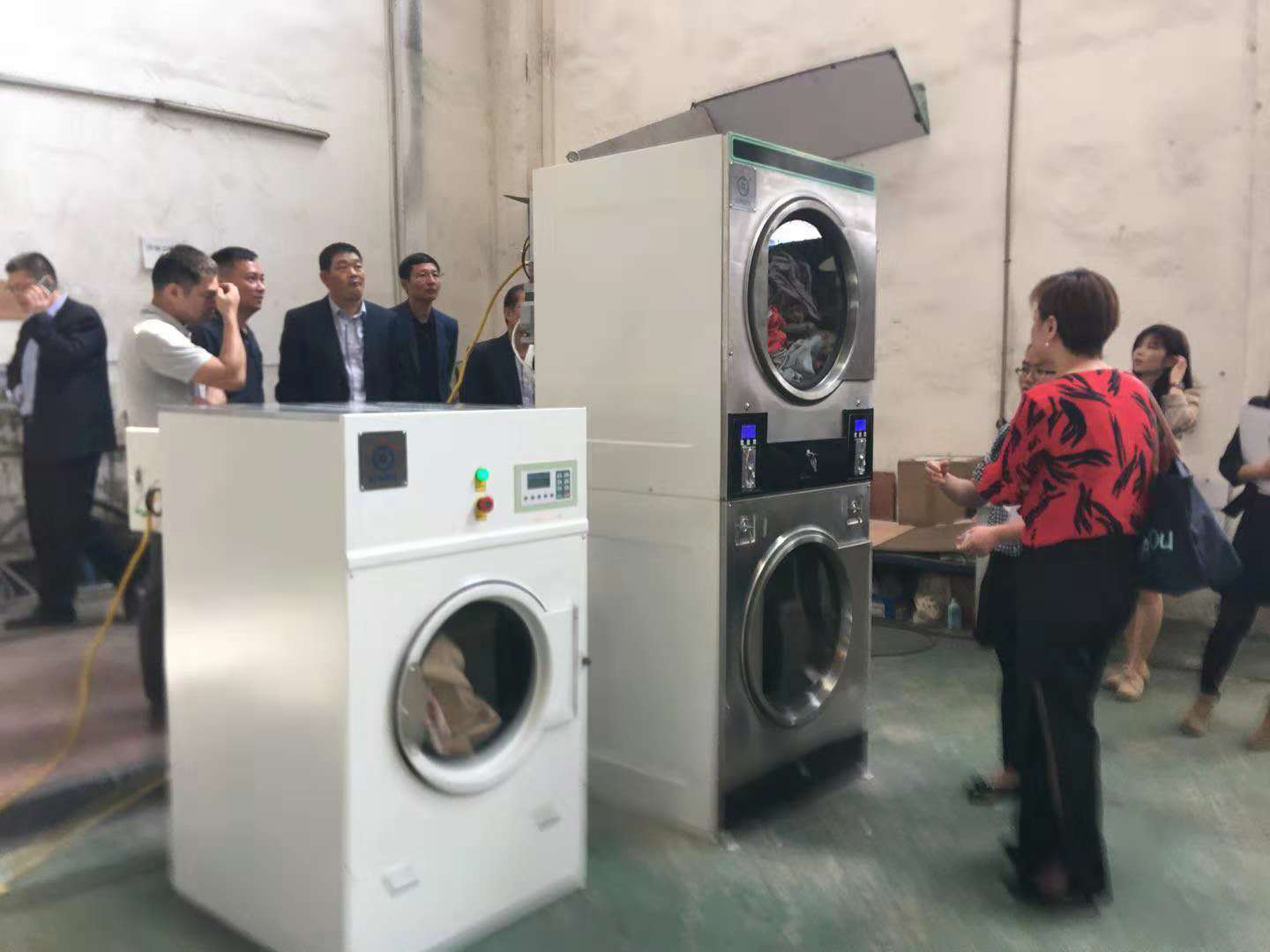 港華燃氣集團領(lǐng)導測試洗滌設備