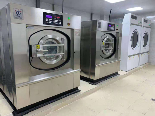 學(xué)校洗衣房設備的全自動(dòng)洗脫機怎么使用？